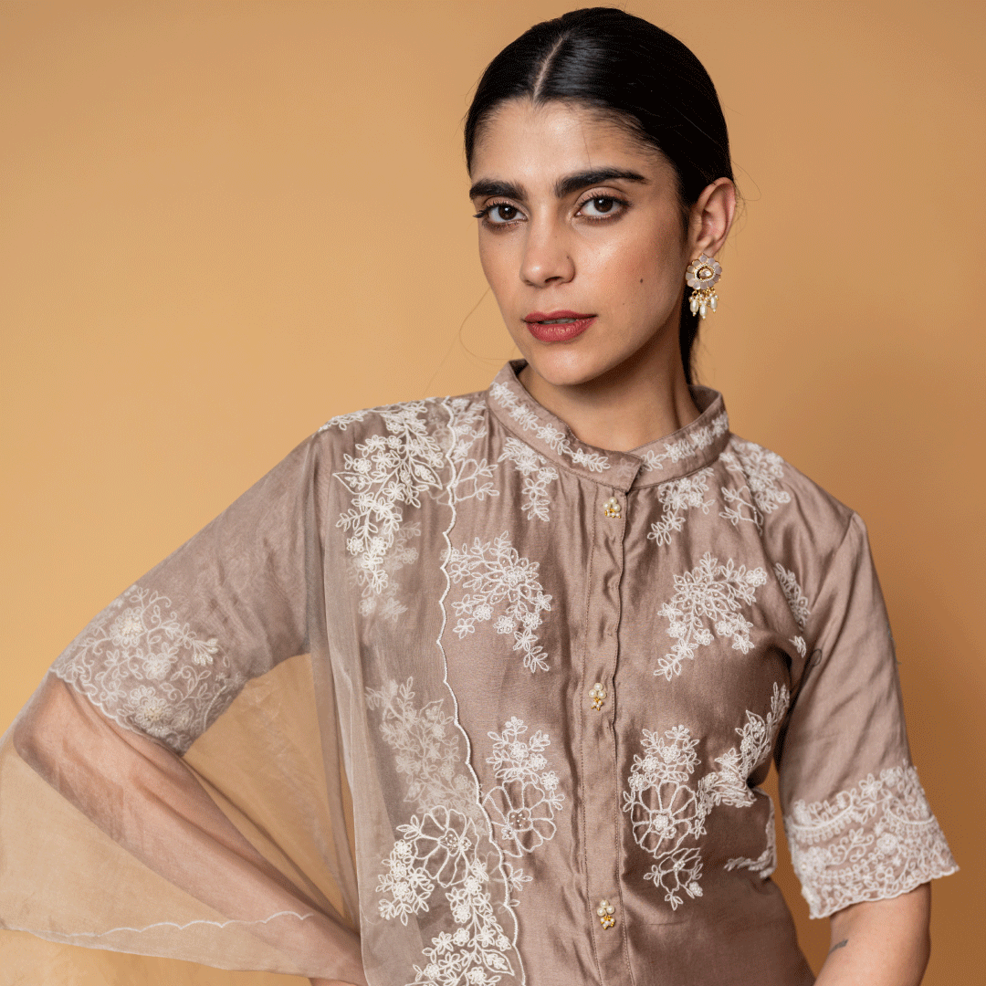 Earl Ash Straight Kurta, Pants and Organza Dupatta